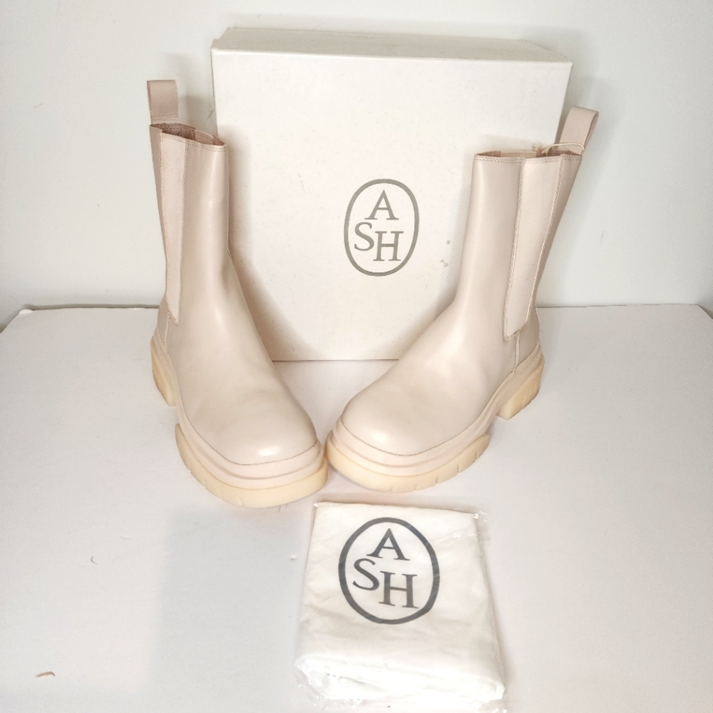 Ash Storm Whisper Combat Boot in off white Leather.  Size 40